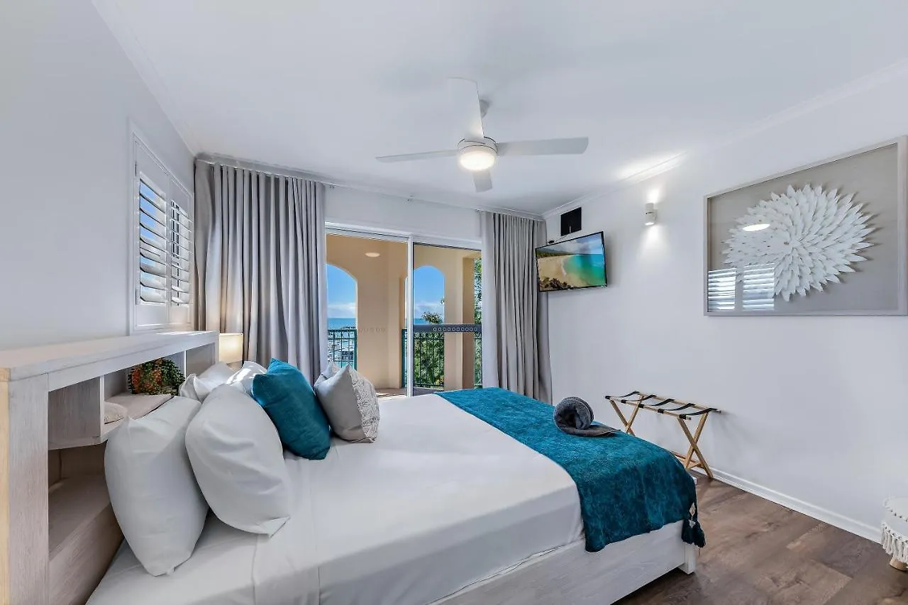 Sea Views On Shingley Apartment Airlie Beach