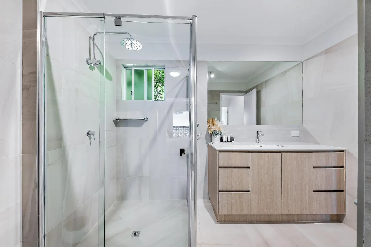 Sea Views On Shingley Apartment Airlie Beach Australia