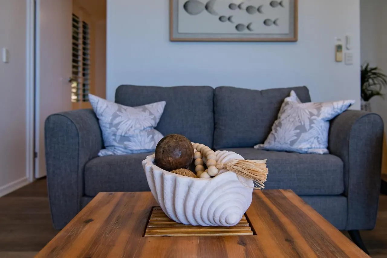 Sea Views On Shingley Apartment Airlie Beach