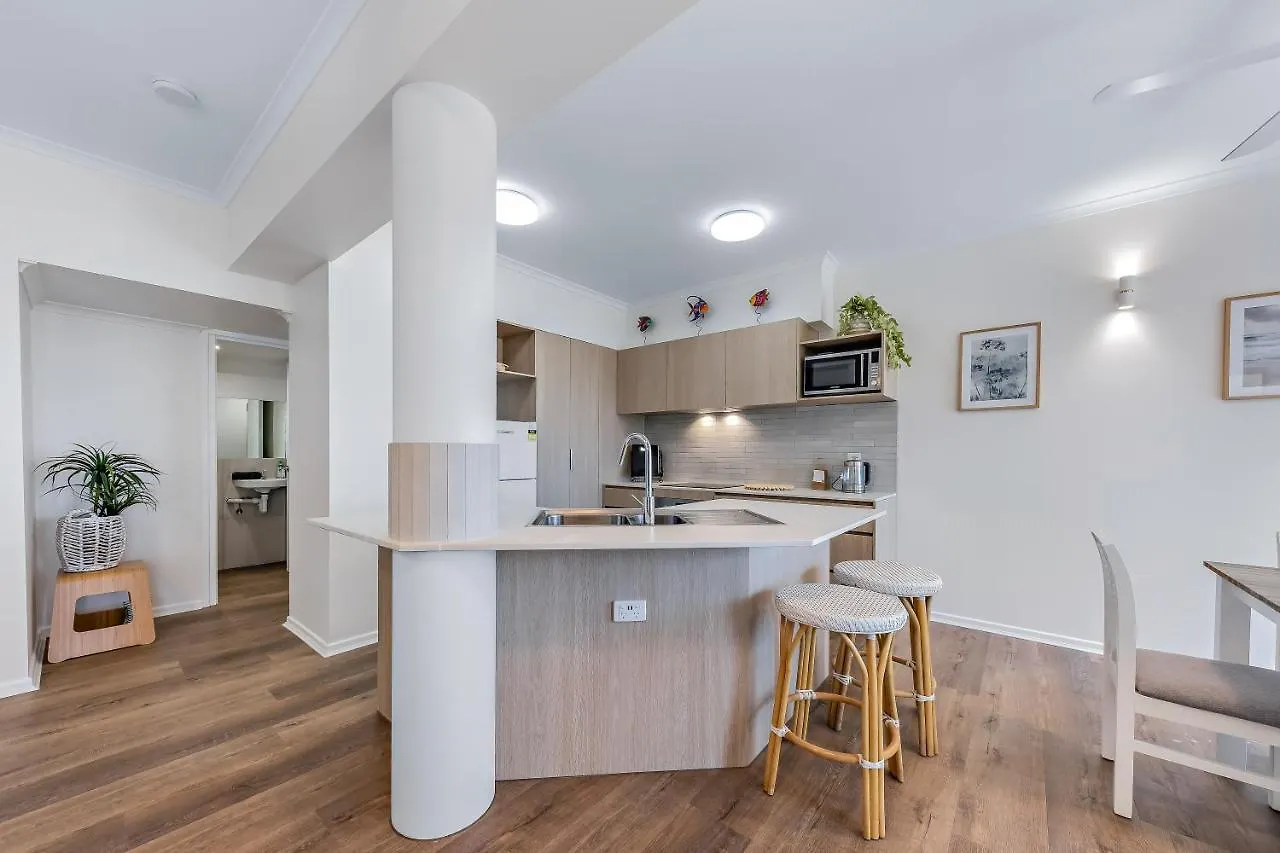 Sea Views On Shingley Apartment Airlie Beach