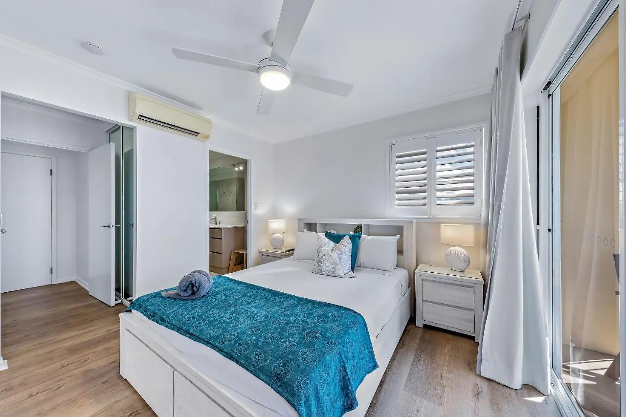 Sea Views On Shingley Apartment Airlie Beach